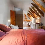 Domaine De Roucayrols 4*