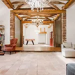 Domaine De Roucayrols Couette-café