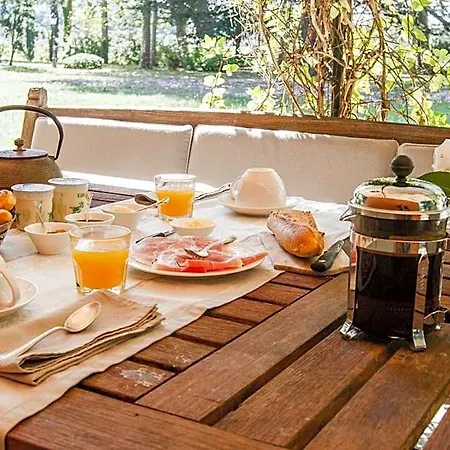 Domaine De Roucayrols Oda ve Kahvaltı 4*