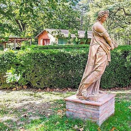 Domaine De Roucayrols 4*