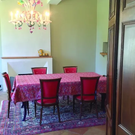 Domaine De Roucayrols Oda ve Kahvaltı Ambres